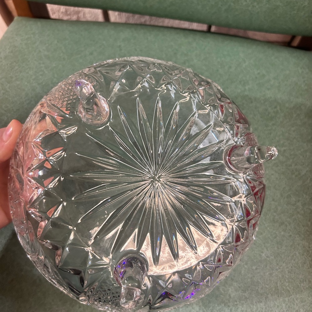 Lead Crystal Glass Bowl with feet - Picture 4 of 5
